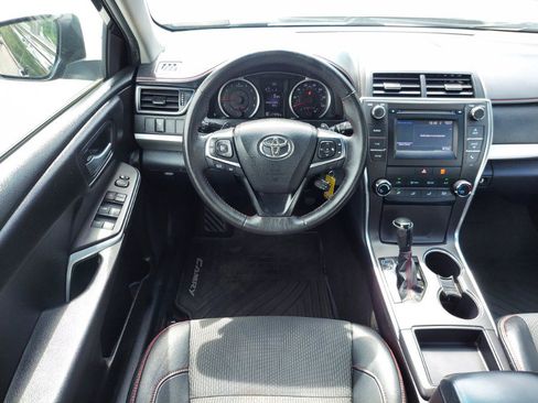 Used 2017 Toyota Camry SE FWD image 10