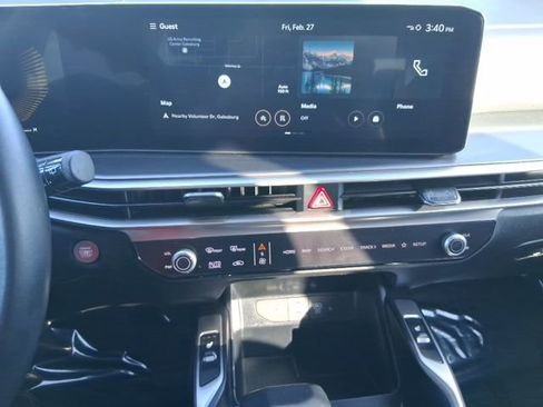 Used 2024 Kia Sorento S image 24