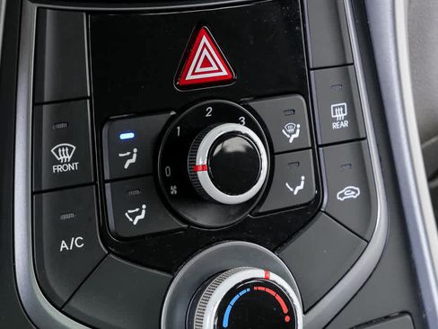 Used 2014 Hyundai Elantra SE FWD image 14