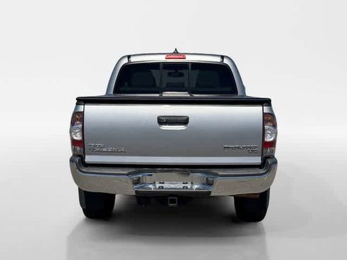 Used 2015 Toyota Tacoma PreRunner w/ Limited Package RWD image 4