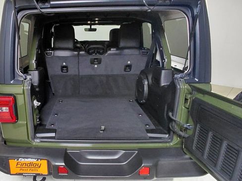 Used 2021 Jeep Wrangler Unlimited Sahara w/ Uconnect 4C Nav & Sound Group AWD/4WD image 18