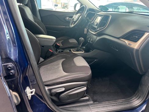 Used 2014 Jeep Cherokee Sport AWD/4WD image 11