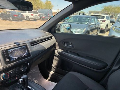 Used 2020 Honda HR-V Sport image 22