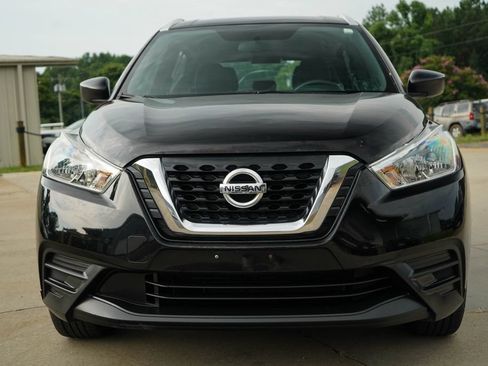 Used 2019 Nissan Kicks S FWD image 16