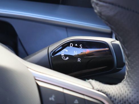 New 2026 Volkswagen Tiguan SE R-Line image 35