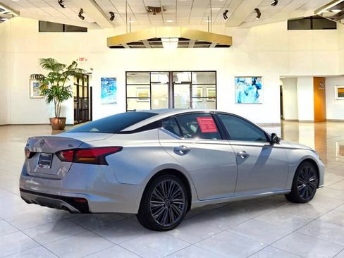 Used 2023 Nissan Altima 2.5 SL FWD image 5