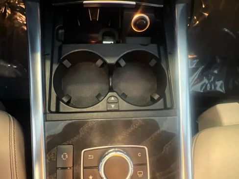 Used 2016 Mercedes-Benz E 350 Sedan image 31