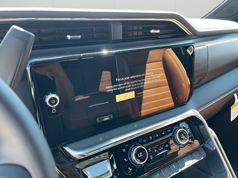 Certified 2025 GMC Sierra 2500 Denali Ultimate image 36