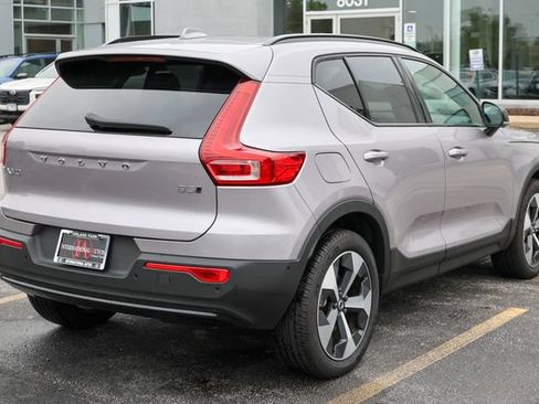 Certified 2026 Volvo XC40 B5 Plus AWD/4WD image 32