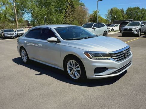 Used 2020 Volkswagen Passat 2.0T SE FWD image 2