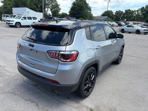 Used 2022 Jeep Compass Latitude w/ Sun and Sound Group FWD image 6