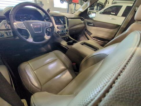 Used 2019 GMC Yukon XL SLT w/ Premium Edition image 22