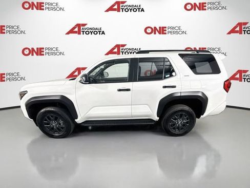 Certified 2025 Toyota 4Runner SR5 AWD/4WD image 5