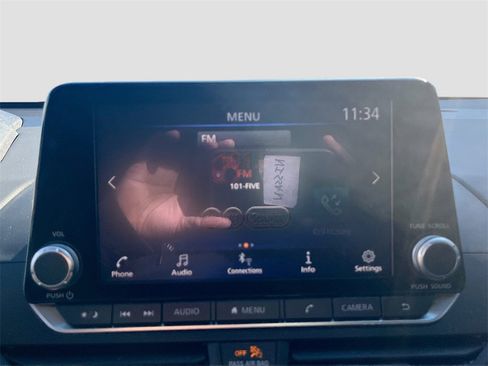 Used 2025 Nissan Altima 2.5 S image 16