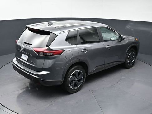 Used 2024 Nissan Rogue SV image 29