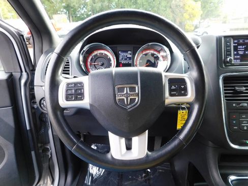 Used 2019 Dodge Grand Caravan GT image 9