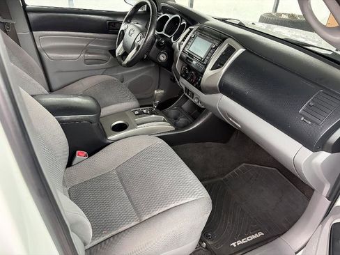 Used 2015 Toyota Tacoma PreRunner w/ SR5 Package image 6