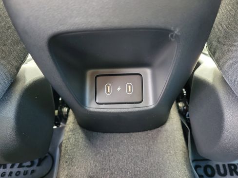 New 2026 Hyundai Elantra Limited image 32