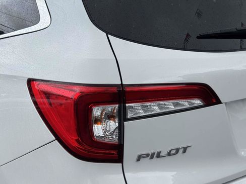 Used 2020 Honda Pilot EX image 11