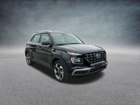 Used 2025 Hyundai Venue SEL FWD image 8