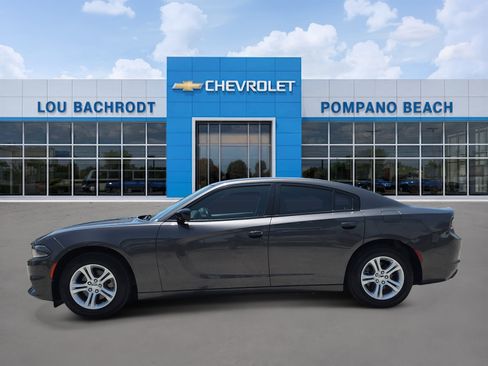 Used 2023 Dodge Charger SXT RWD image 4
