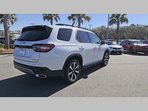Used 2025 Honda Pilot Touring image 24