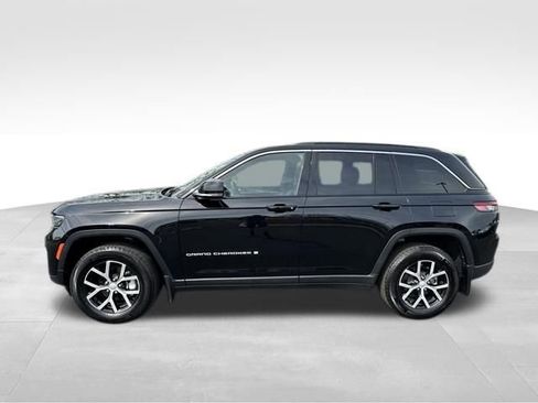 Used 2024 Jeep Grand Cherokee Limited w/ MOPAR Finishing Package image 3