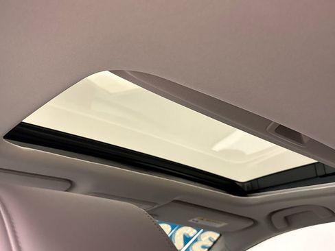 Certified 2025 Honda Accord EX-L image 11