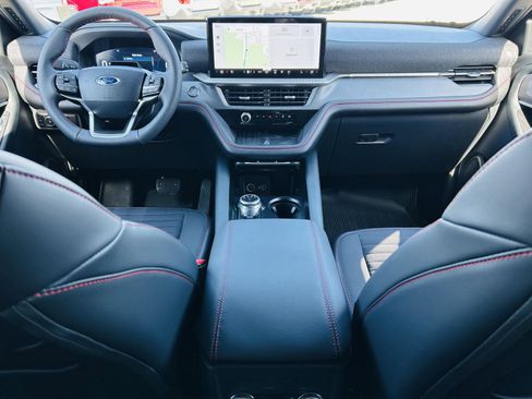 Used 2025 Ford Explorer ST-Line w/ Premium Package image 30