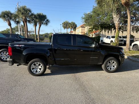 Used 2022 Chevrolet Colorado LT w/ Luxury Package AWD/4WD image 4