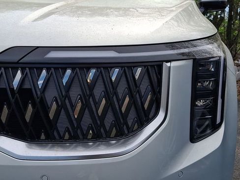 New 2026 Kia Carnival EX FWD image 4