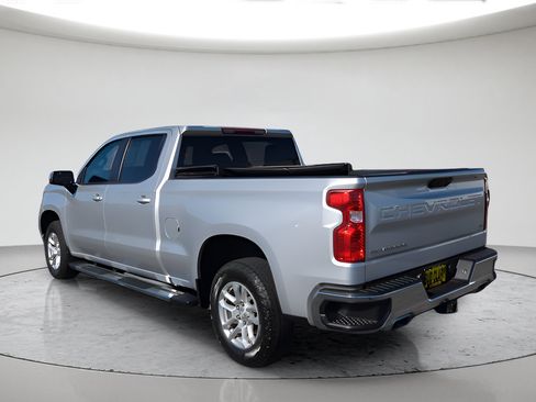 Used 2022 Chevrolet Silverado 1500 LT w/ Z71 Off-Road Package AWD/4WD image 9