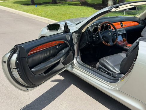 Used 2002 Lexus SC 430 Convertible RWD image 6