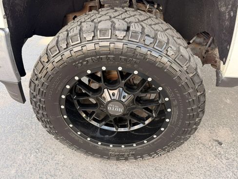 Used 2014 Chevrolet Silverado 1500 LT AWD/4WD image 23