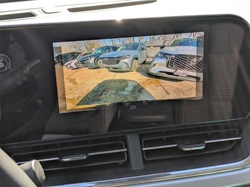 Used 2025 Chevrolet Trax LT w/ LT Convenience Package image 21