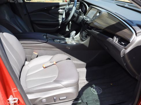 Used 2019 Buick Envision Essence FWD image 17