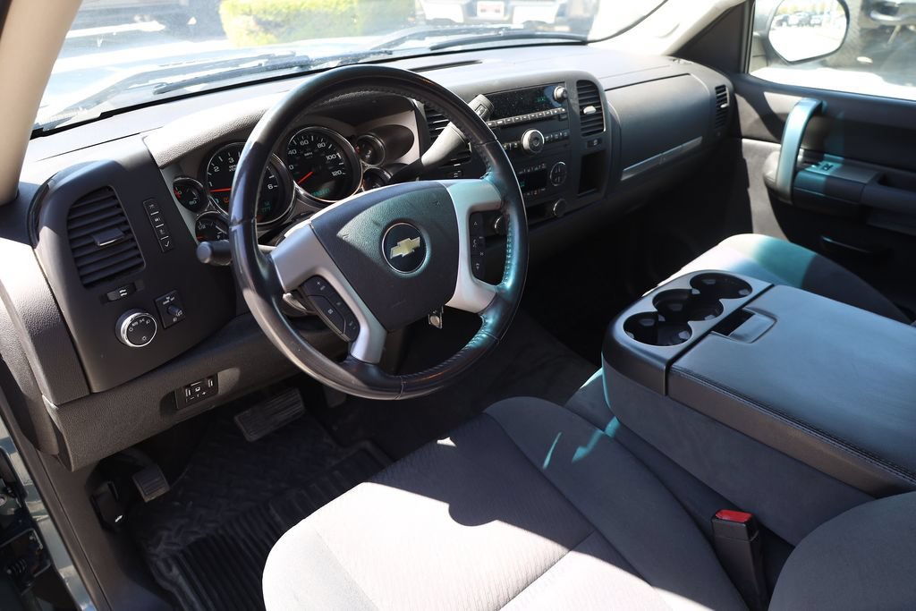 Used 2009 Chevrolet Silverado 1500 LT w/ Power Pack Plus AWD/4WD image 12