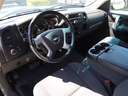 Used 2009 Chevrolet Silverado 1500 LT w/ Power Pack Plus AWD/4WD image 12