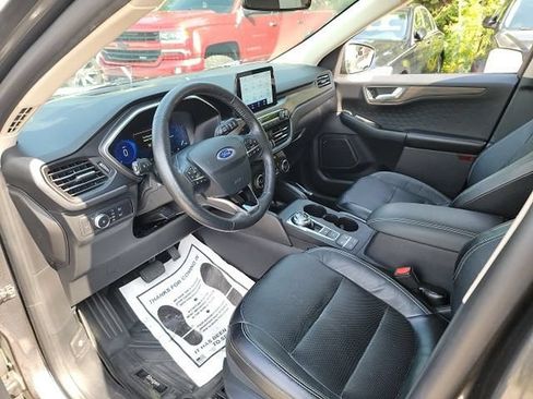 Used 2020 Ford Escape Titanium w/ Titanium Premium Package 2.0 AWD/4WD image 9