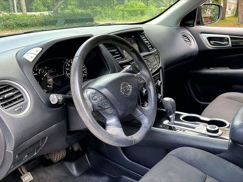Used 2020 Nissan Pathfinder SV AWD/4WD image 14