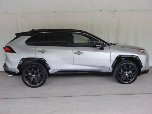 Used 2023 Toyota RAV4 XSE AWD/4WD image 6
