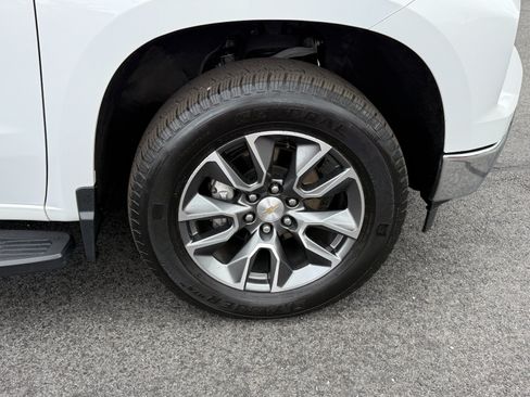Used 2023 Chevrolet Silverado 1500 LT AWD/4WD image 12