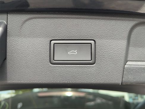 New 2026 Volkswagen Atlas SEL Premium R-Line image 21