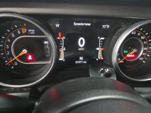 Used 2018 Jeep Wrangler Unlimited Sahara w/ Cold Weather Group AWD/4WD image 6