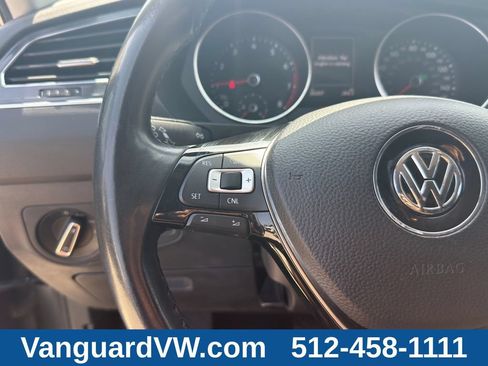 Used 2018 Volkswagen Tiguan SE FWD image 18