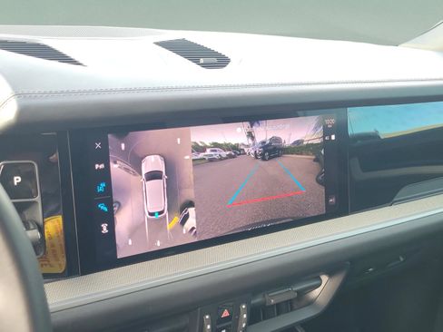 Used 2024 Porsche Cayenne S image 16