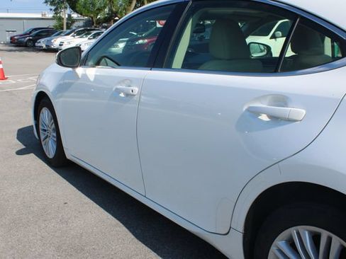Used 2013 Lexus ES 350 w/ Luxury Pkg FWD image 46