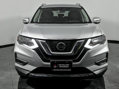 Used 2017 Nissan Rogue SV AWD/4WD image 4
