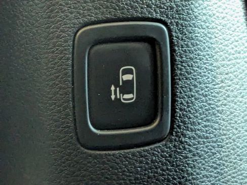 Certified 2024 Kia Carnival LX image 21