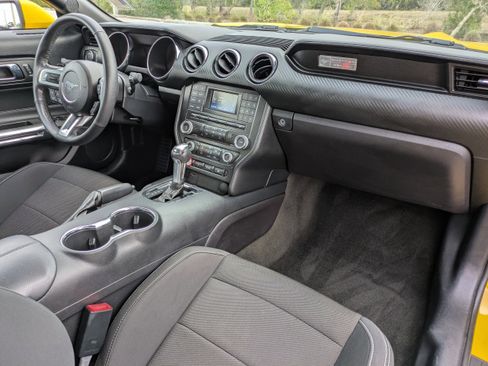 Used 2016 Ford Mustang V6 w/ Equipment Group 051A image 16